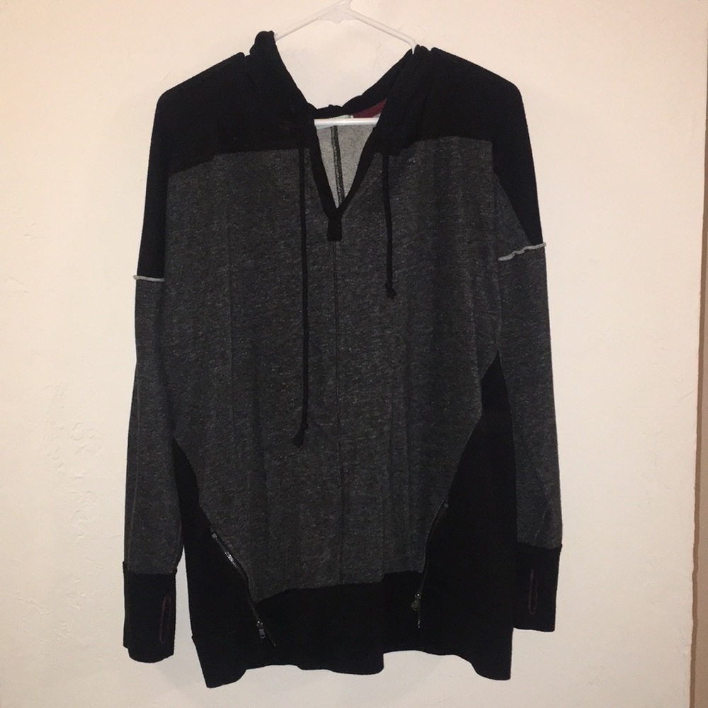 Maurice’s v-neck sweater with hood